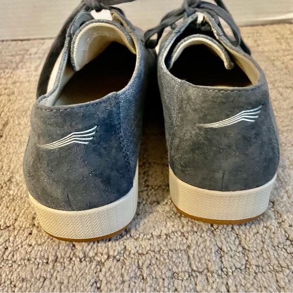 Dansko Olisa 39 navy canvas women’s sneaker. Perfect condition. - Picture 6 of 10